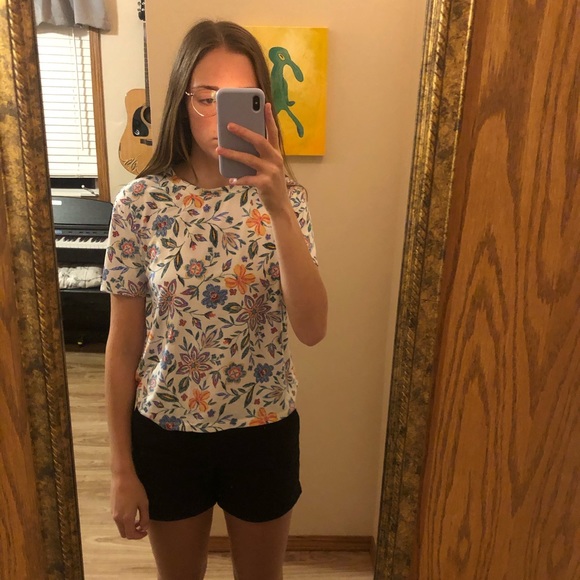 Forever 21 floral t-shirt - Picture 1 of 3
